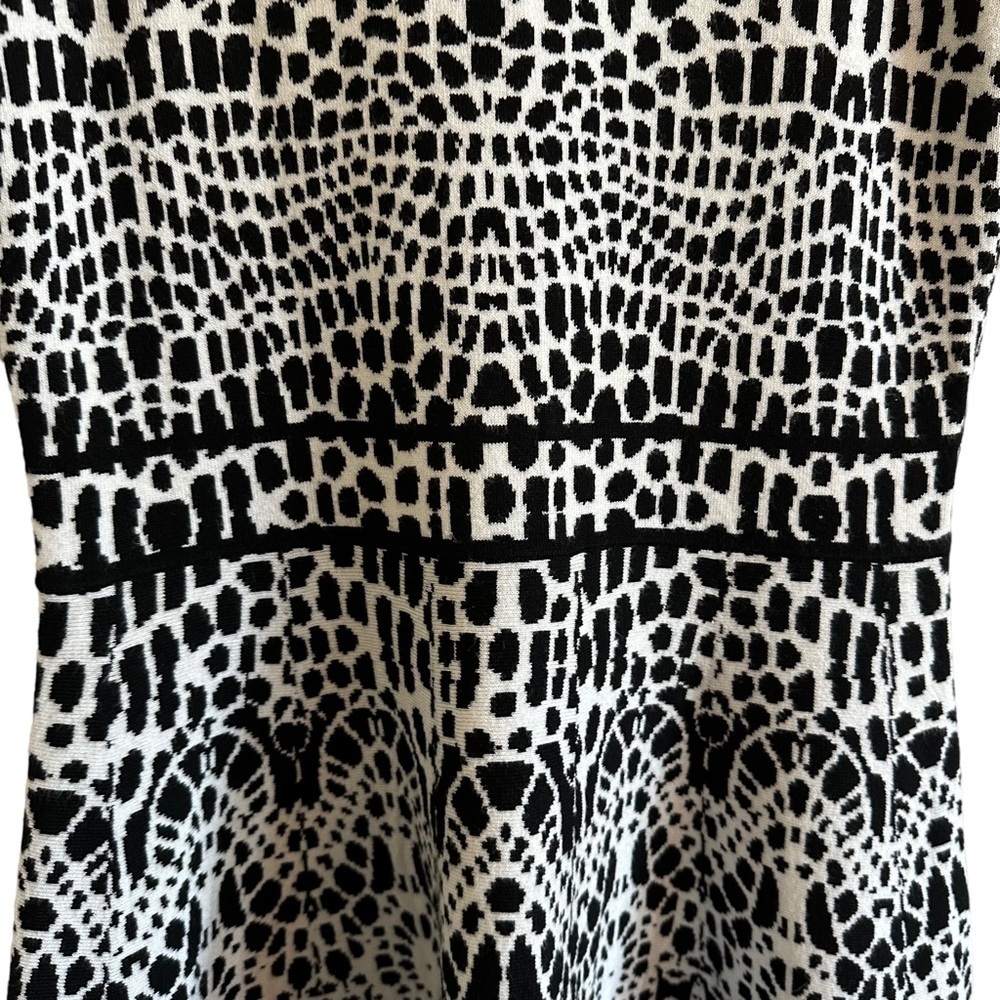 Karen Millen Fit & Flare Knit Sweater Dress Black & White Sz 4 - Picture 5 of 14